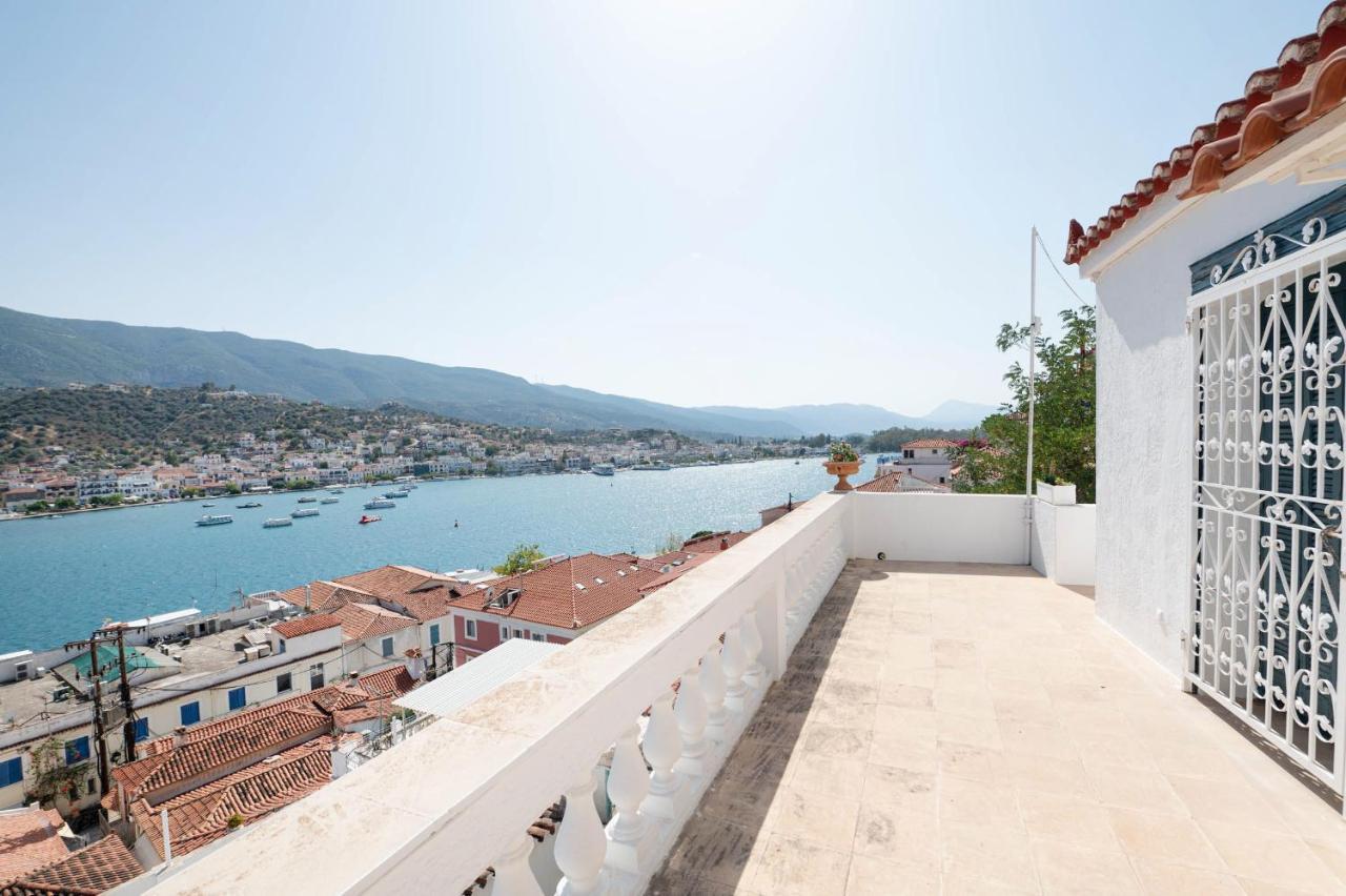 Traditional House Under The Clock Tower With Sweet View Poros Town Extérieur photo