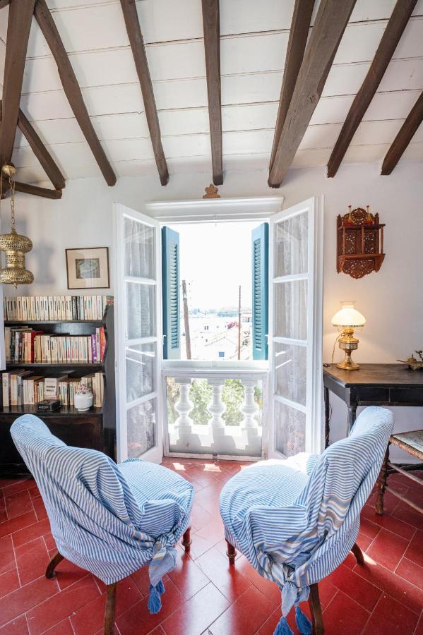 Traditional House Under The Clock Tower With Sweet View Poros Town Extérieur photo