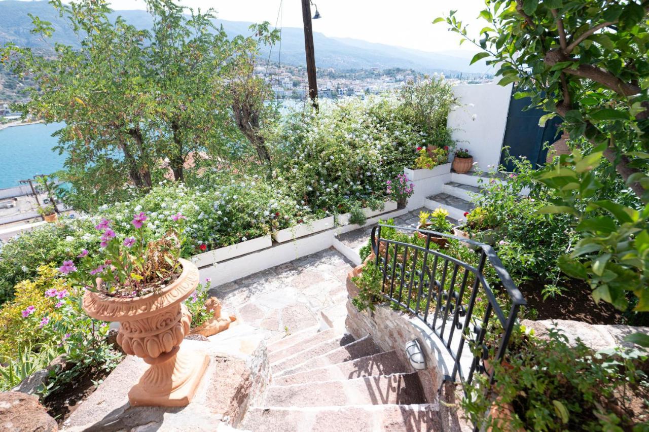 Traditional House Under The Clock Tower With Sweet View Poros Town Extérieur photo