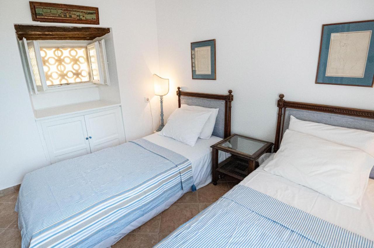 Traditional House Under The Clock Tower With Sweet View Poros Town Extérieur photo