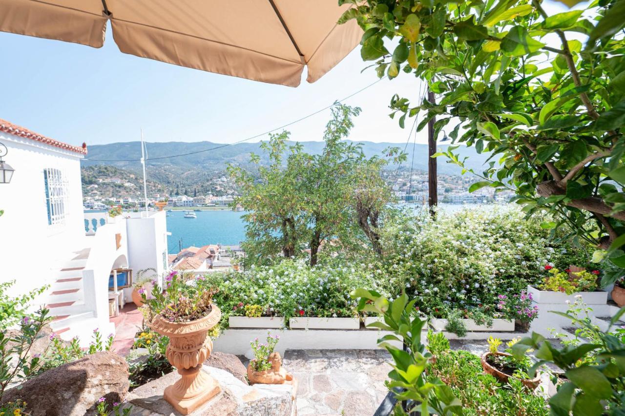 Traditional House Under The Clock Tower With Sweet View Poros Town Extérieur photo