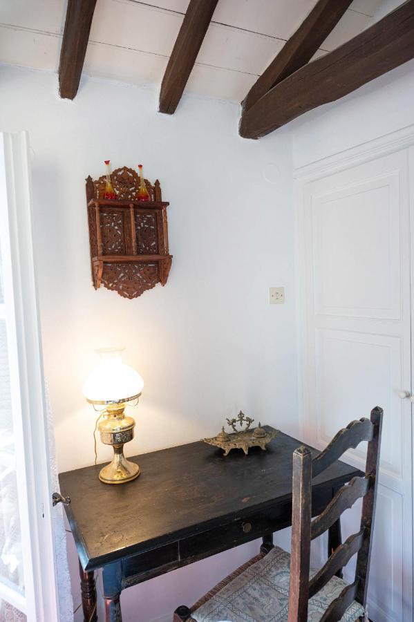 Traditional House Under The Clock Tower With Sweet View Poros Town Extérieur photo