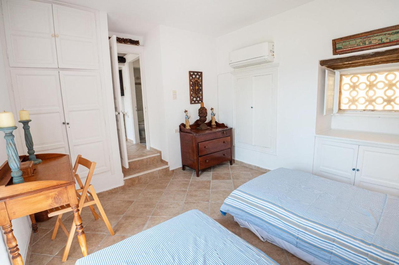 Traditional House Under The Clock Tower With Sweet View Poros Town Extérieur photo