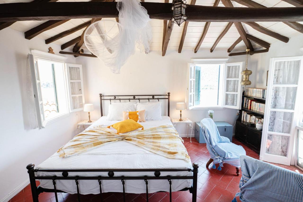 Traditional House Under The Clock Tower With Sweet View Poros Town Extérieur photo