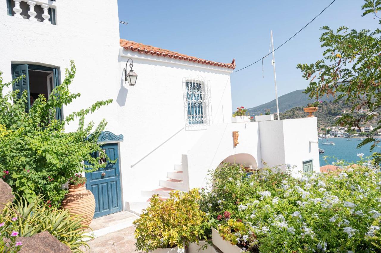Traditional House Under The Clock Tower With Sweet View Poros Town Extérieur photo