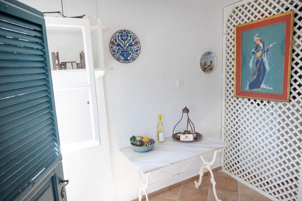 Traditional House Under The Clock Tower With Sweet View Poros Town Extérieur photo