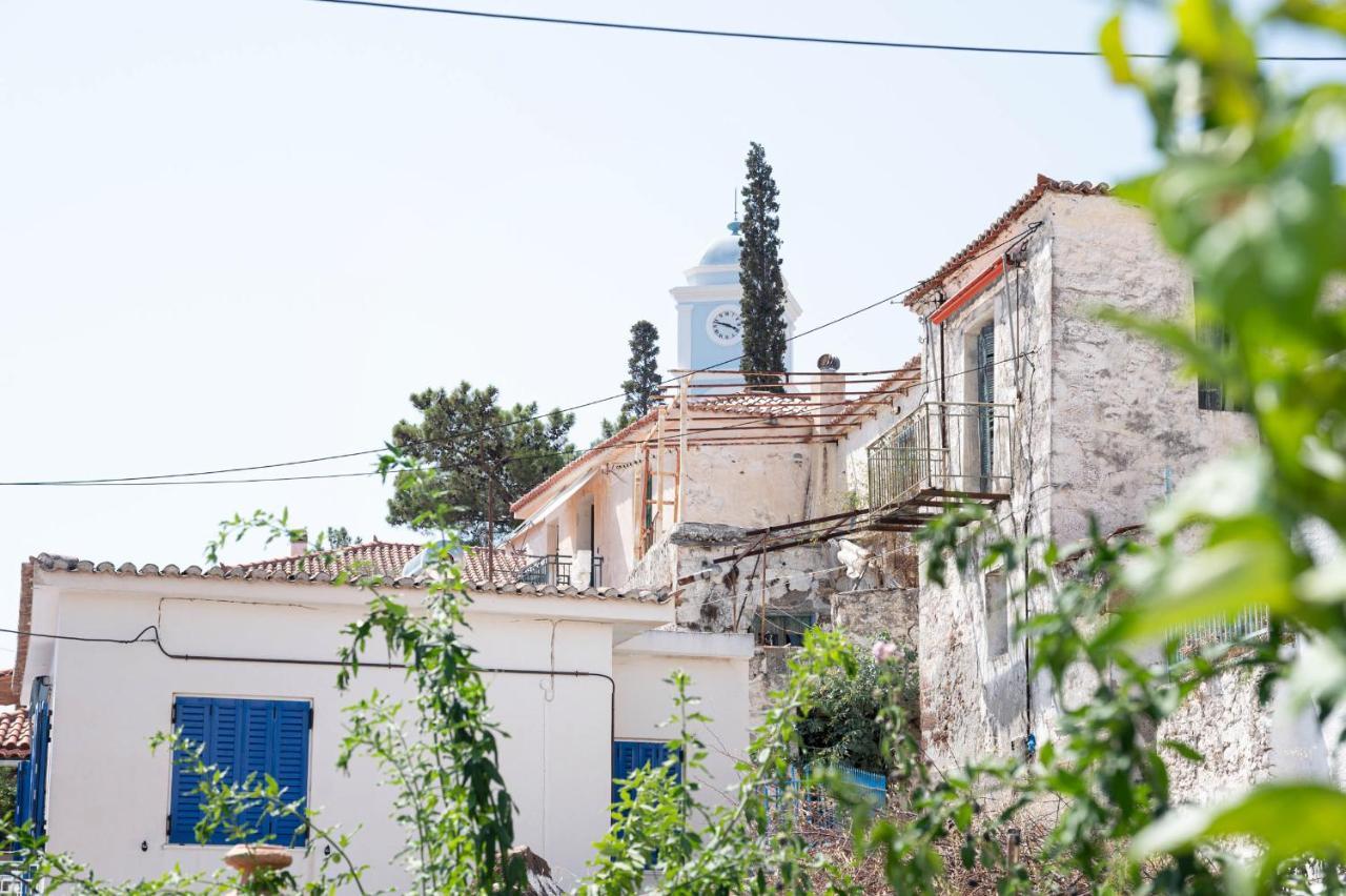 Traditional House Under The Clock Tower With Sweet View Poros Town Extérieur photo