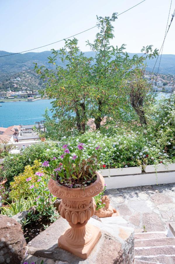 Traditional House Under The Clock Tower With Sweet View Poros Town Extérieur photo